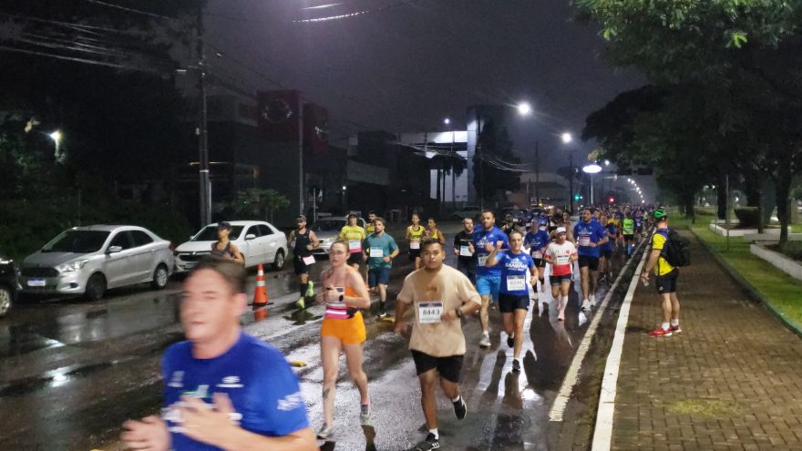 Com cerca de 2 mil atletas inscritos, Maratona da Sanepar acontece em Cascavel