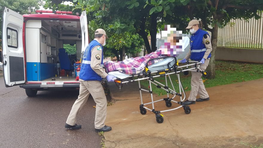 Idosa cai no banheiro e é socorrida pelo Siate no Claudete