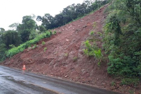 Rodovia entre Realeza e Planalto terá bloqueio de três dias para recuperação de talude