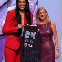 Imagem referente a Pivô da seleção brasileira é terceira escolha do Draft da WNBA