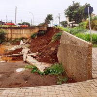 Imagem referente a Asfalto pode ceder a qualquer momento na Avenida Piquiri