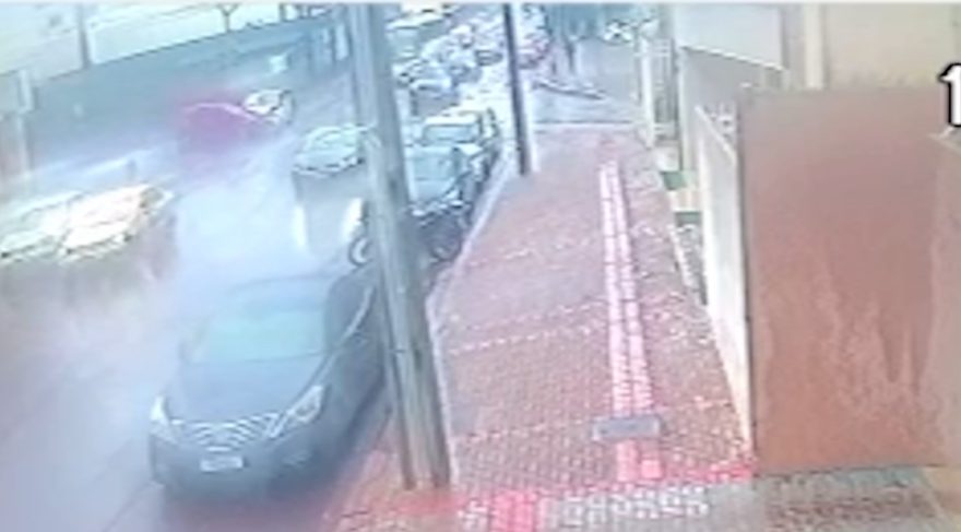 Vídeos mostram colisão entre carros no cruzamento das ruas São Paulo e Pio XII
