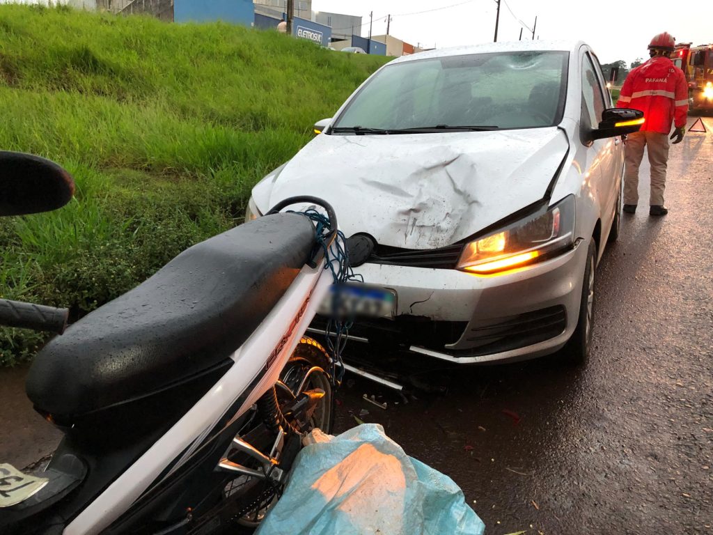 Carro e moto se envolvem em acidente de trânsito na BR 467