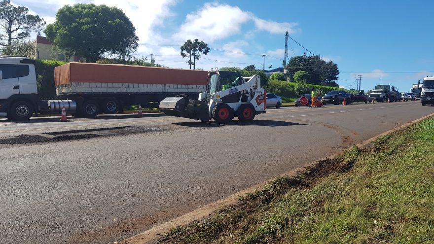 Congestionamento e espera: obras no viaduto do 14 de novembro testam a paciência dos motoristas na BR-277