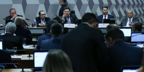 Imagem referente a Comissão do Senado aprova aumento de salários de juízes e promotores 