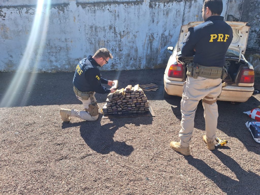 PRF apreende 70kg de maconha em Mariópolis
