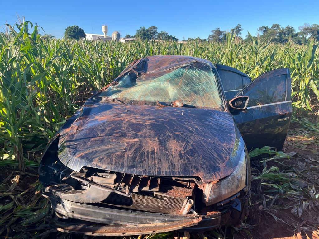 Buraco causa capotamento na PR-589 em Nova Santa Rosa e Cruze fica destruído Buraco causa capotamento na PR-589 em Nova Santa Rosa e Cruze fica destruído