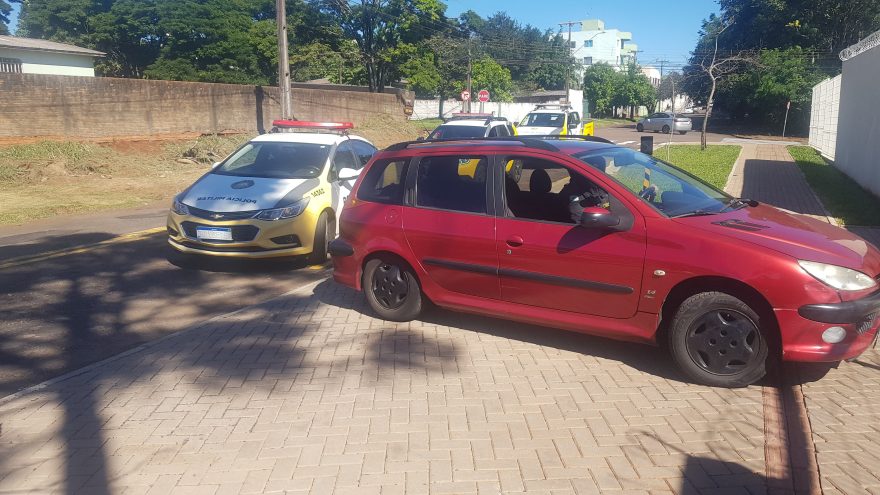 Polícia Militar apreende 230 Kg de maconha em Peugeot na BR-277 em Cascavel