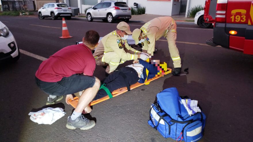 Idosa bate a cabeça ao cair na calçada no Cancelli