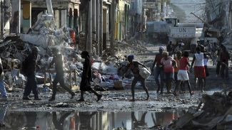 Cidade sitiada: brasileiro e haitiano contam rotina em Porto Príncipe