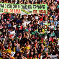 Imagem referente a Milhares de indígenas marcham em Brasília