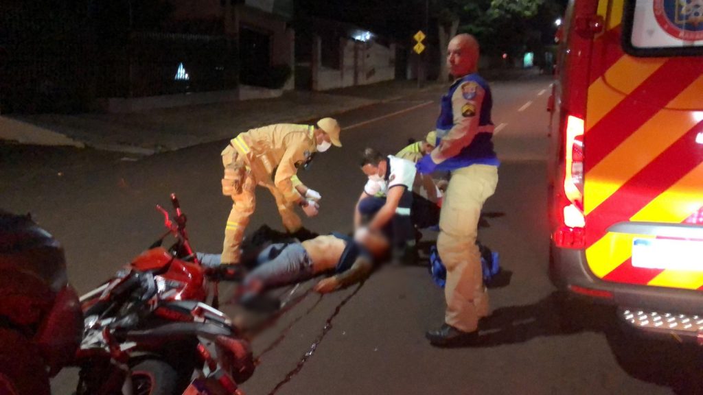 Motociclista morre em grave colisão com caminhonete no Centro Motociclista morre em grave colisão com caminhonete no Centro