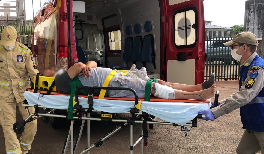 Motociclista fica ferido em acidente de trânsito na marginal da BR-277