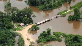 Polícia Federal destrói ponte de acesso à terra indígena no Pará