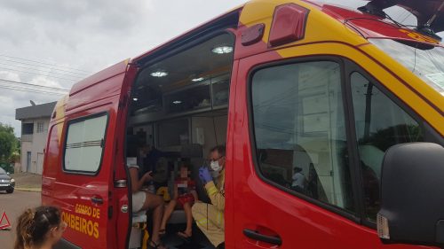 Crianças ficam feridas em acidente entre Corolla e Verona no Jardim Presidente Imagem referente a Crianças ficam feridas em acidente entre Corolla e Verona no Jardim Presidente