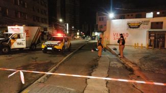 Homem é assassinado com golpes de faca no Centro de Cascavel