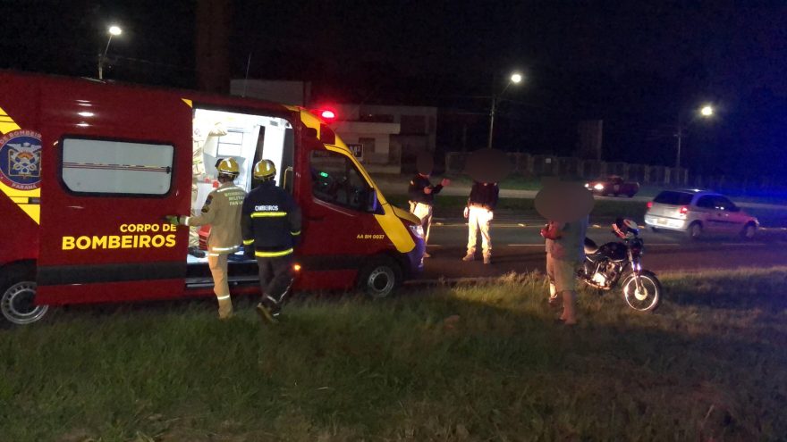 Motociclista sofre luxação no ombro em acidente na BR-277 em Cascavel