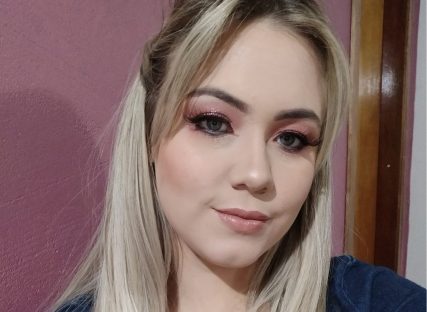 Jovem, de 24 anos, ex-moradora da Região Oeste é encontrada morta com tiros na cabeça em MS Imagem referente a Jovem, de 24 anos, ex-moradora da Região Oeste é encontrada morta com tiros na cabeça em MS