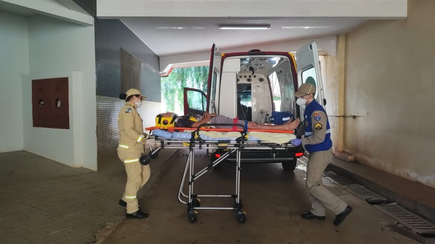 Adolescente sofre contusão no pescoço ao cair de cama elástica no Angra dos Reis