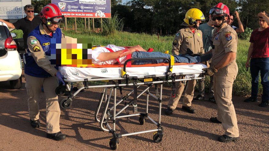 Motociclista é socorrido pelo Siate após acidente na BR-467 em Cascavel
