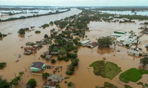 Calamidade: temporais deixam rastro de destruição e mortes no RS; 13 mortes são confirmadas Imagem referente a Calamidade: temporais deixam rastro de destruição e mortes no RS; 13 mortes são confirmadas