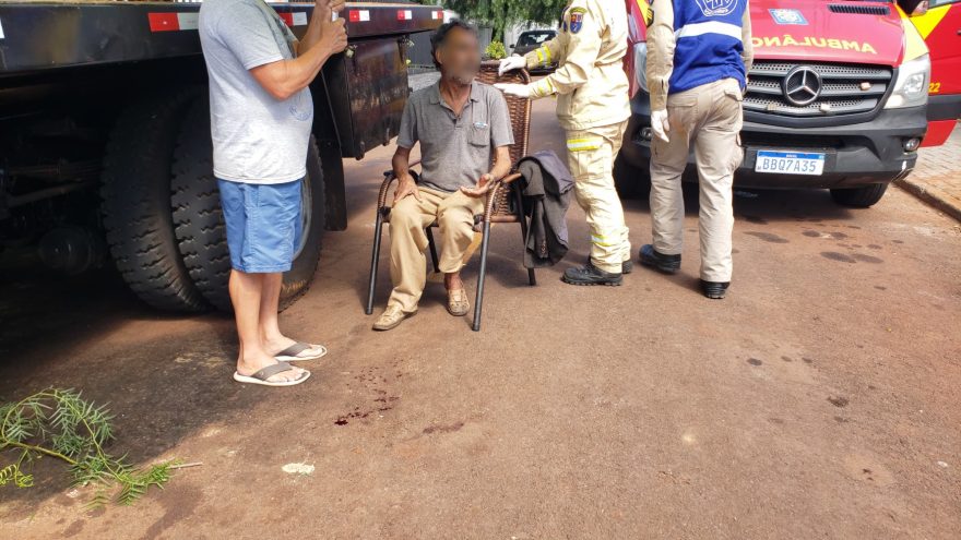 Homem é atendido pelo Siate após sofrer queda no Parque Verde