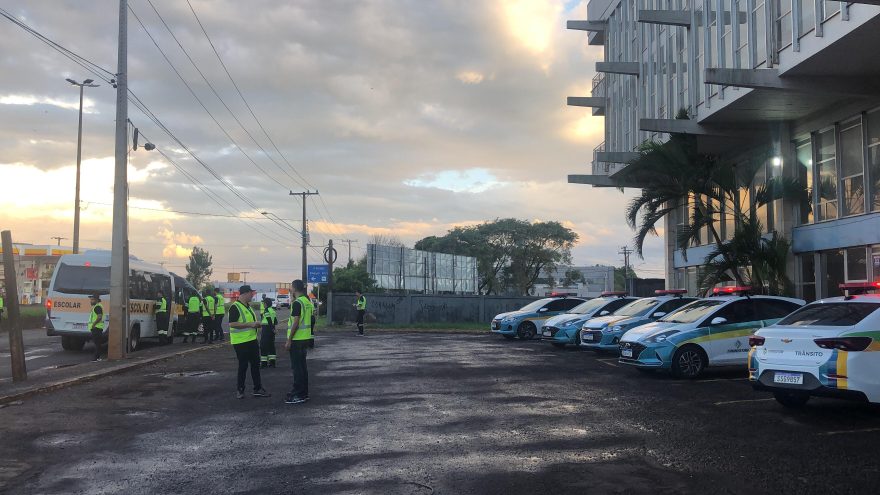 Operação Anjo da Guarda: Transitar fiscaliza transporte escolar