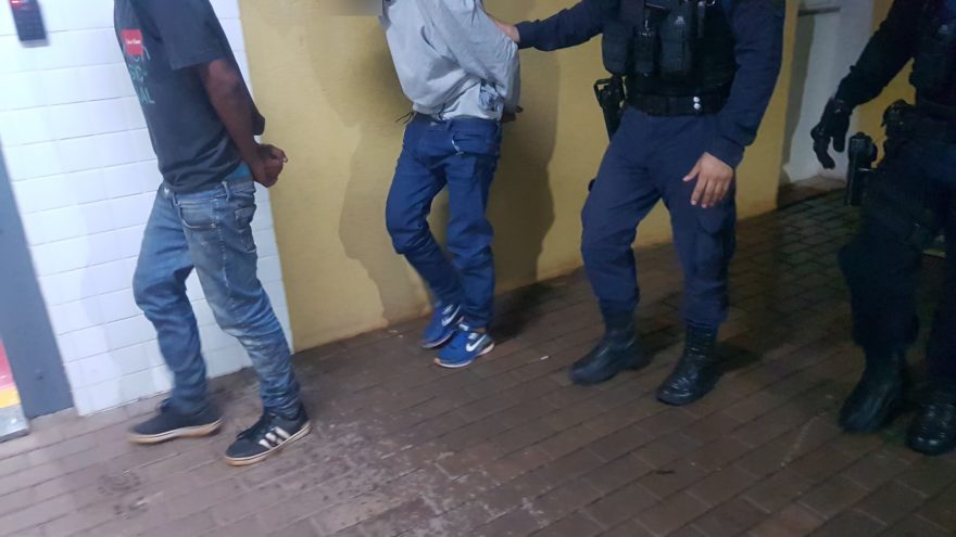 Dois são detidos com crack e maconha no Terminal Oeste