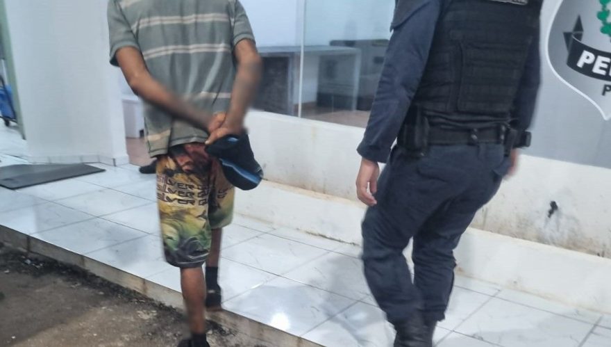 Foragido da justiça por roubo é preso pela GM no bairro Interlagos