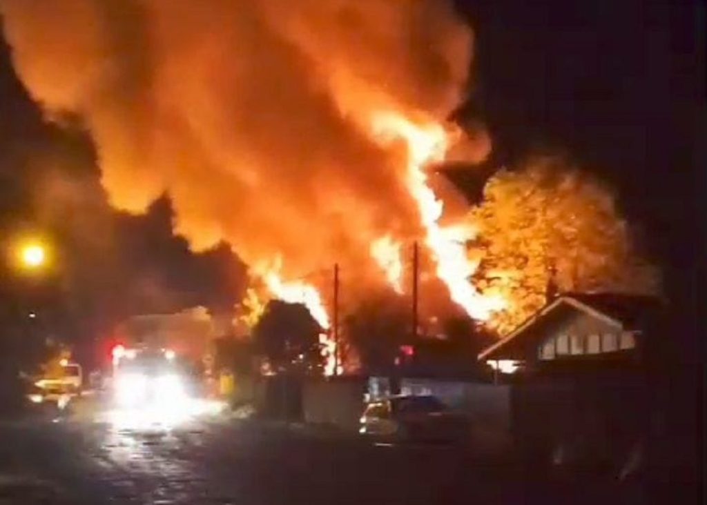 Jovem de 22 anos morre carbonizado em incêndio no Paraná Jovem de 22 anos morre carbonizado em incêndio no Paraná