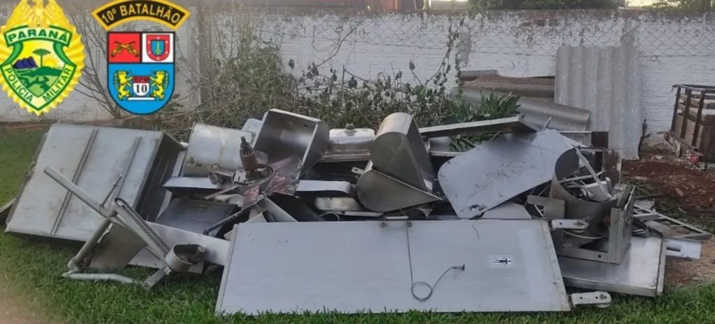 Após furto em frigorífico, polícia prende ladrão e dono de ferro-velho Após furto em frigorífico, polícia prende ladrão e dono de ferro-velho