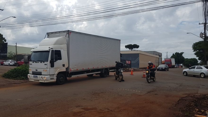Nova colisão entre moto e caminhão é registrada no Bairro Maria Luiza