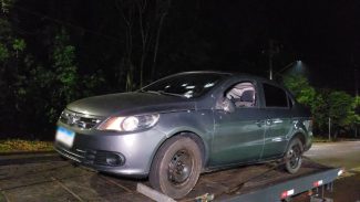 Veículo Voyage utilizado por suspeitos em confronto é apreendido pela PM