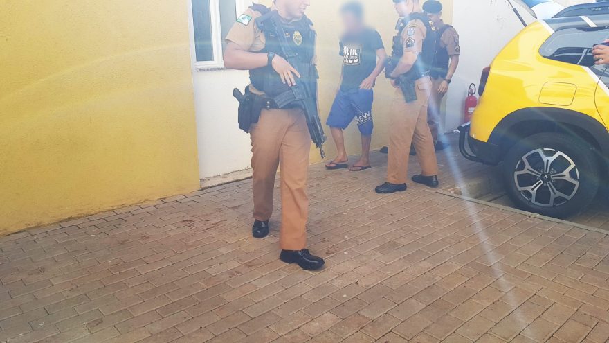 Homem apanha de populares após agredir a companheira e acaba preso no Sanga Funda