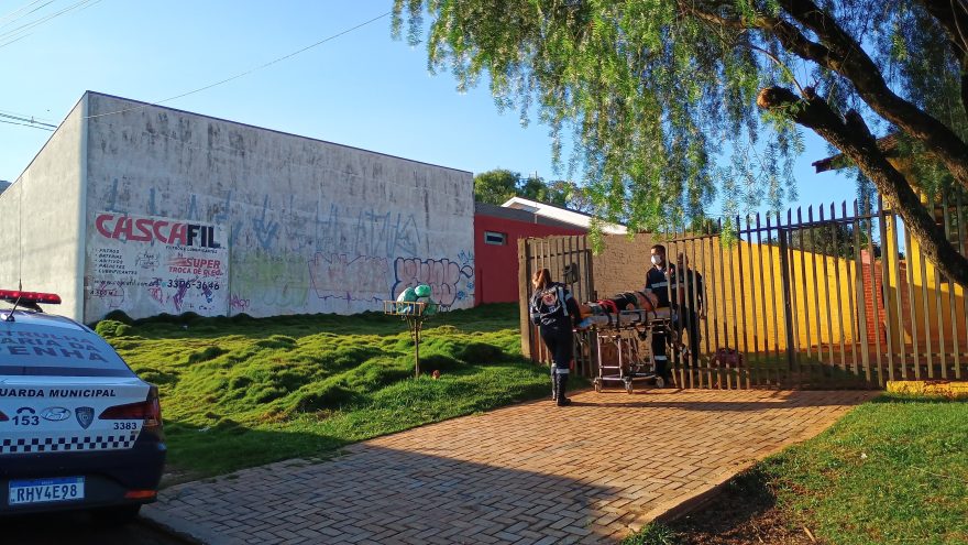 Mulher em surto mobiliza equipes do Samu e da Guarda Municipal na Rua Olindo Periolo