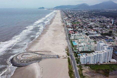 Com avanço na microdrenagem, obras da Orla de Matinhos atingem 94,13% de conclusão