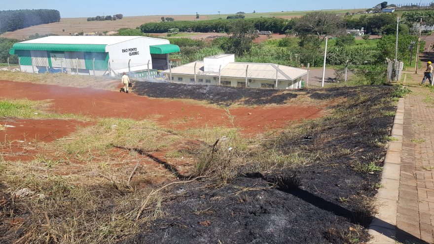 Fogo ameaça Ecoponto no XIV de Novembro e Bombeiros são acionados