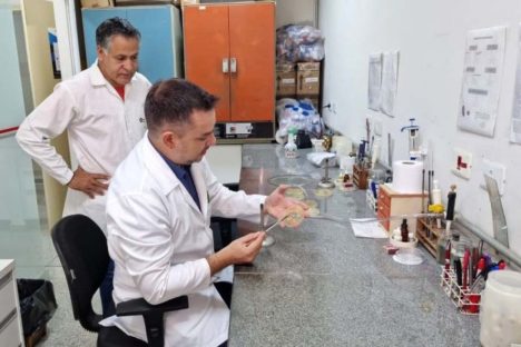 Com aprovação do CNPq, laboratório da UEL vai estudar bactérias super-resistentes