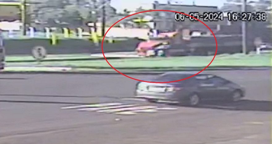 Câmera flagra acidente entre Toro e carreta no Trevo da Portal