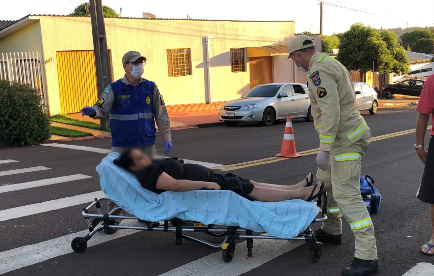 Mulher fica ferida ao ser atropelada por Van escolar no Floresta