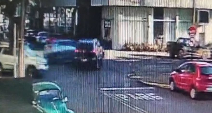 Por outro ângulo: veja acidente entre Civic e Sportage