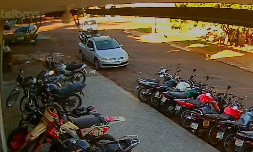 Impressionante: Vídeo mostra idoso sendo arremessado para o alto após ser atropelado por Elba