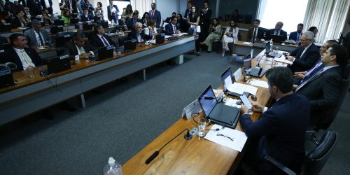 Imagem referente a CCJ do Senado aprova novo seguro obrigatório para veículos