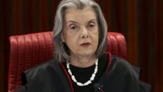 Cármen Lúcia é eleita presidente do TSE