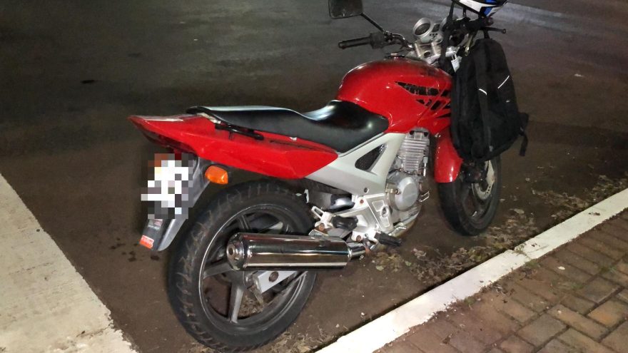 Motociclista fica ferido em queda de moto no São Cristóvão