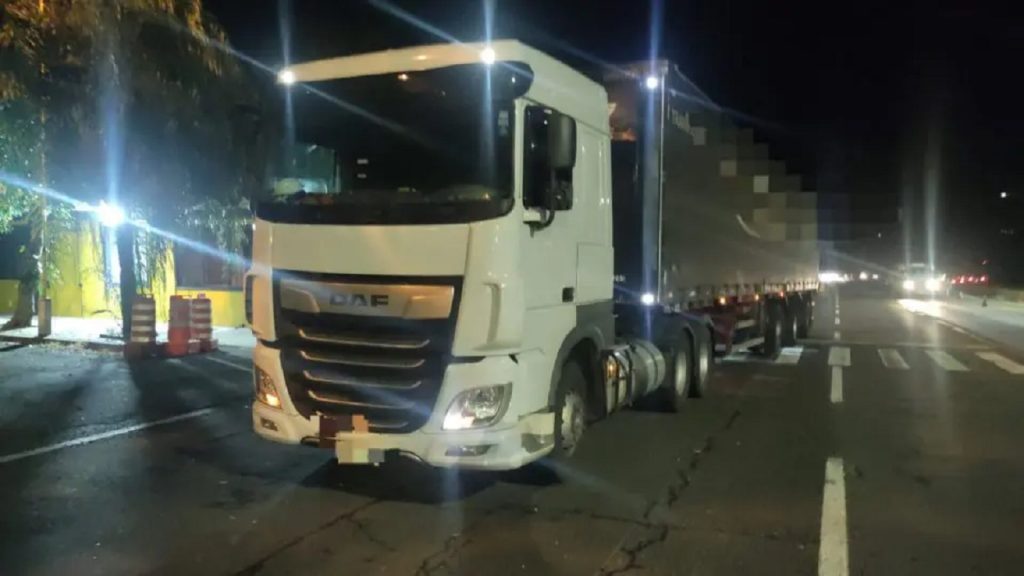 Motorista de caminhão procura PRF para denunciar briga e acaba preso por embriaguez ao volante no Paraná