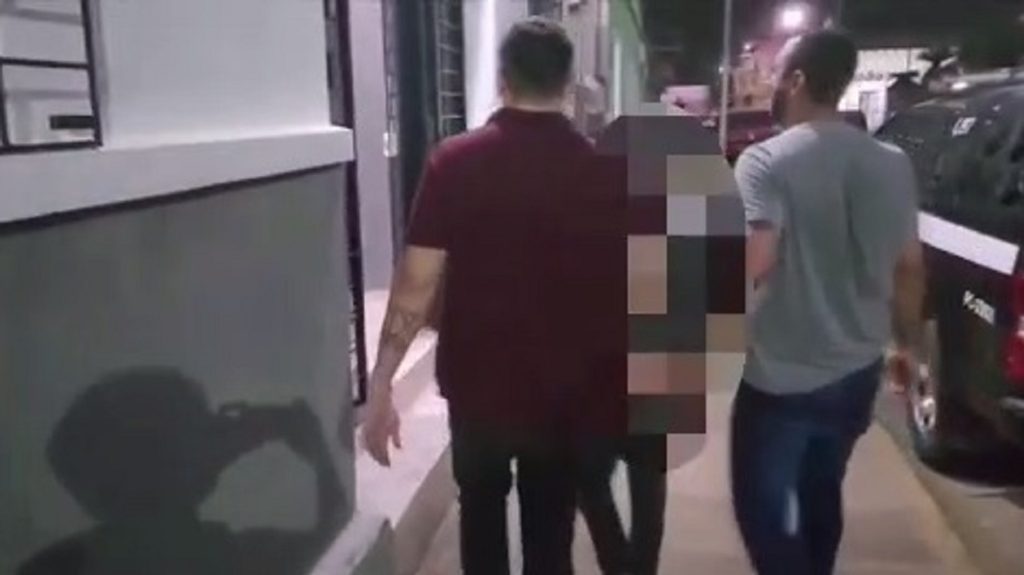 Homem é preso suspeito de estuprar a mãe de 75 anos com doença de Parkinson