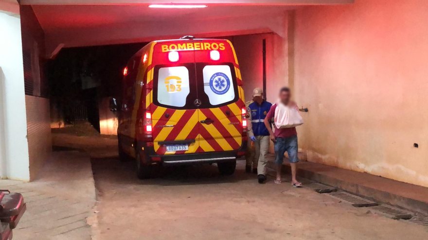 Homem fratura braço após sofrer queda no 14 de Novembro
