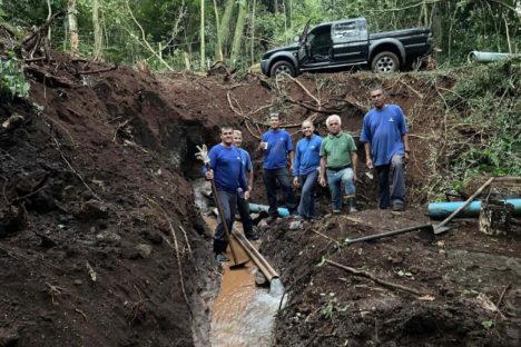 Apoio técnico do IAT recupera nascente e melhora abastecimento em Faxinal