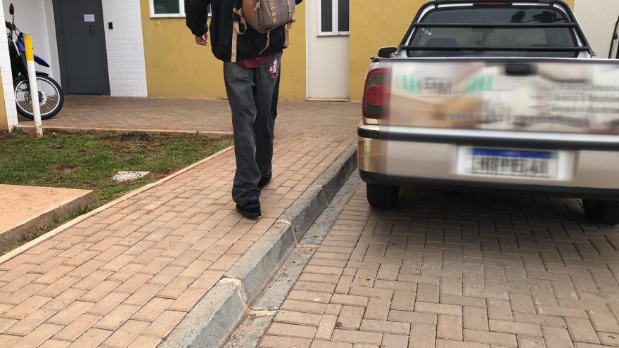 Após usar cigarro eletrônico em sala de aula, adolescente de 15 anos é apreendido com maconha